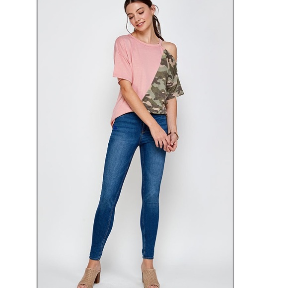 Dusty rose and camouflaged cold shoulder top - Picture 5 of 5
